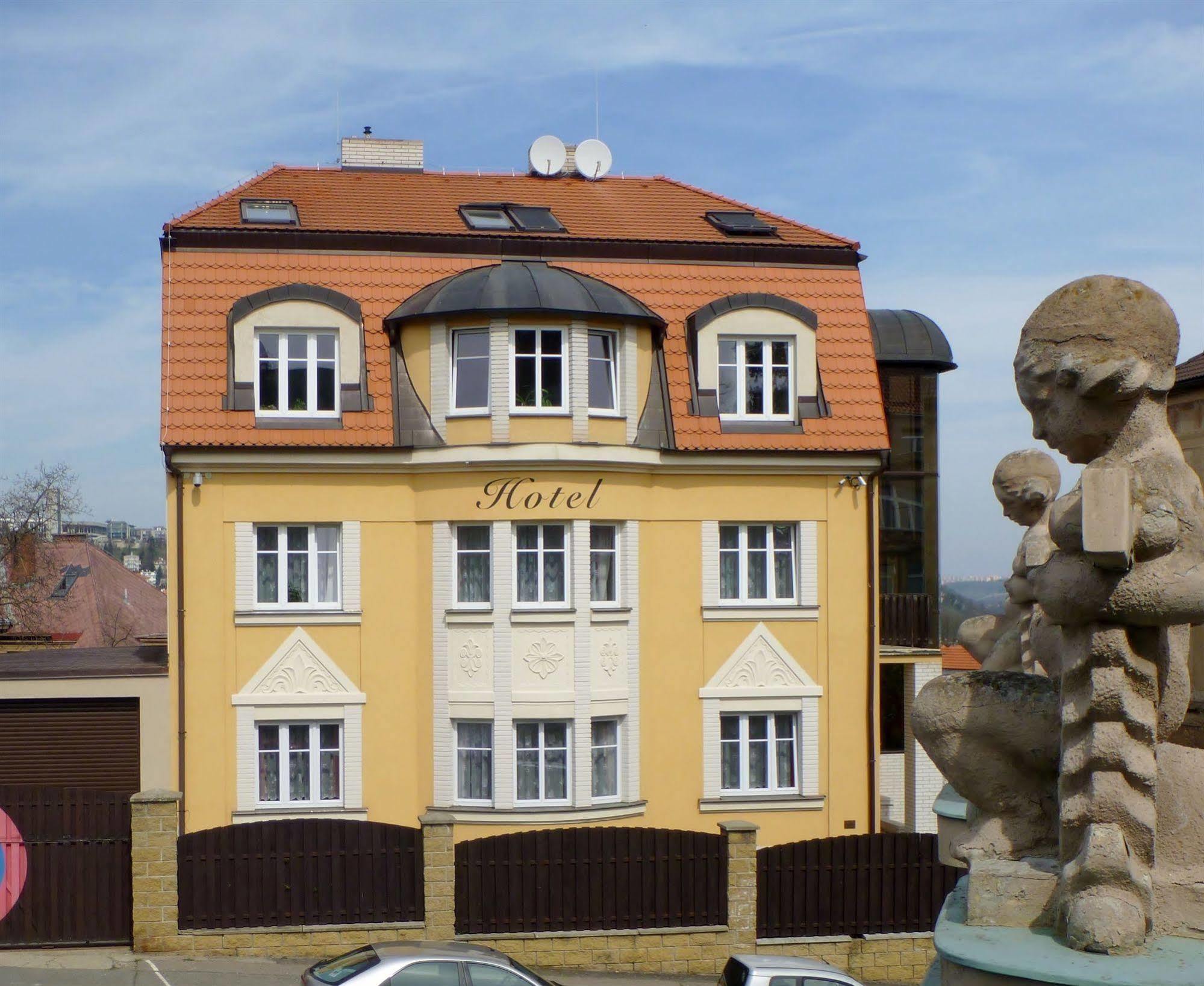 Hotel Garni Rambousek Prague Exterior photo